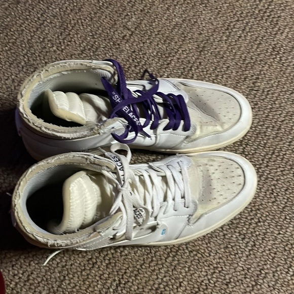 Air Jordan 1 shoes - Picture 3 of 5